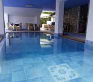 Kolam Renang 5 B&B Villa Betta