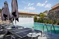 Swimming Pool Auberge de Banne