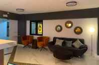 Lobi CLOCKWORKORANGE Luxury Suites