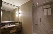 Toilet Kamar 7 TRYP by Wyndham Istanbul Basın Ekspres