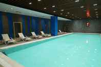 Kolam Renang TRYP by Wyndham Istanbul Basın Ekspres