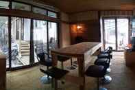 Bar, Cafe and Lounge ILA hakushu guest house - Hostel