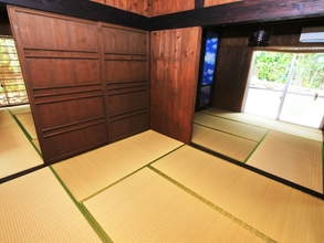 Kamar Tidur 4 RYUKYUKOMINKA SHINASAKI