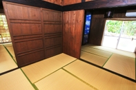 Kamar Tidur RYUKYUKOMINKA SHINASAKI