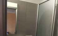 In-room Bathroom 7 Ostello Milano