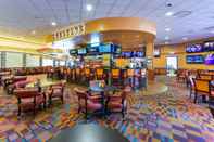 บาร์ คาเฟ่ และเลานจ์ Tioga Downs Casino and Resort