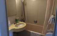 In-room Bathroom 7 City Pension Zem