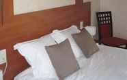 Kamar Tidur 4 Hotel Restaurant  Rive Gauche