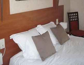 Kamar Tidur 2 Hotel Restaurant  Rive Gauche