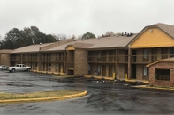 Exterior Days Inn by Wyndham King/Winston Salem Area