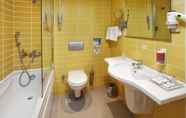 In-room Bathroom 7 Pam Thermal Hotel & Clinic Spa