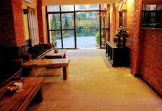 로비 5 Hotel Yechu