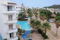 Swimming Pool Residence Corail Royal Plage