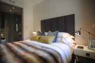 Bedroom Lux St James Apartment Central London with WIFI - by City Stay London