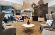 Lobi 2 Hyatt Place Niagara Falls