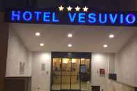 Bên ngoài Hôtel Vesuvio