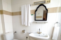 In-room Bathroom Hotel Grand Bassin