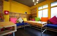 Lobi 6 Hive Backpackers