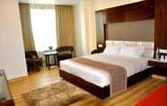 Bedroom 6 AMR Hotel