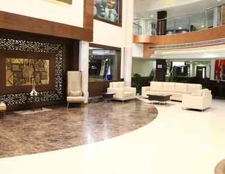 Lobby 2 AMR Hotel