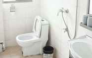 Toilet Kamar 7 Fos Inn