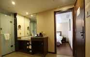 In-room Bathroom 4 Metropolo Xuzhou Pengcheng Square Golden Shield Hotel