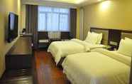 Bedroom 3 Metropolo Xuzhou Pengcheng Square Golden Shield Hotel