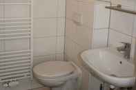 In-room Bathroom Muschelsucher