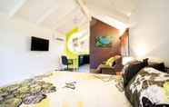 Bilik Tidur 4 Airlie Beach Eco Cabins - Adults only