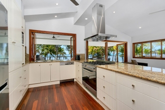 Bedroom 4 Reeflections Beachfront Holiday House