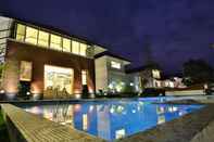 Swimming Pool The Leaf Munnar Resort