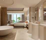 In-room Bathroom 3 Angsana Zhuhai Phoenix Bay
