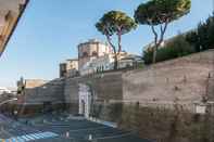 Exterior My Bed Vatican Museum