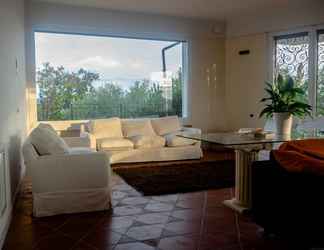 Lobi 2 B&B Villa Le Robinie