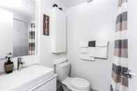 In-room Bathroom Platinum Suites - Breathtaking CN Tower View