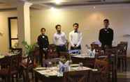 Restoran 7 Hotel Sneha Clarks Inn Suites Nepalgunj