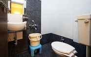 Toilet Kamar 4 Hotel Avon Internatinal