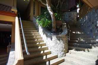 Lobby 4 Bougainvillea Terrace House