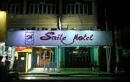 ภายนอกอาคาร 5 Smile Motel