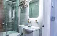 Toilet Kamar 6 Meridian Serviced Apartments