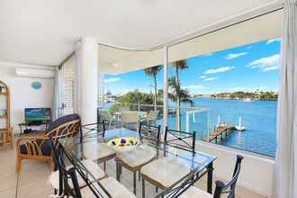 Bedroom 4 Amazing Waterfront Views Sunshine Coast H330