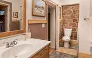 Toilet Kamar 3 Frush Farm Bed & Breakfast