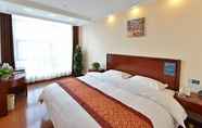 Bedroom 2 GreenTree Inn BeiJing Haidian Shijingshan N Univ of Tech Htl