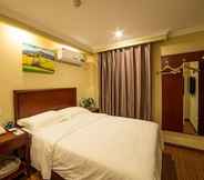 Bedroom 5 GreenTree Inn Suzhou Kunshan Paris Spring Express Hotel
