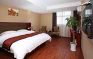 Bedroom 2 GreenTree Inn KunShan Lujia Town Furong Road Express Hotel