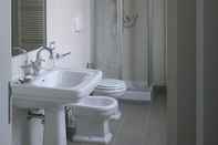 Toilet Kamar Villa Marietta