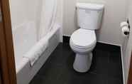 Toilet Kamar 7 Quality Inn