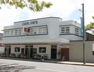 Exterior 2 Carlon's Hotel