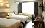 Bedroom 3 Microtel by Wyndham Kunming City Center