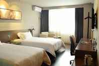 Bedroom Microtel by Wyndham Kunming City Center